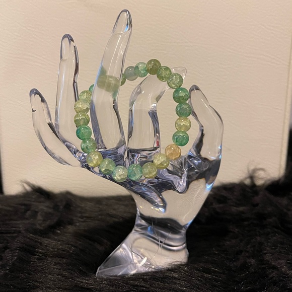 Cute Green Beaded Bracelet - Picture 2 of 2